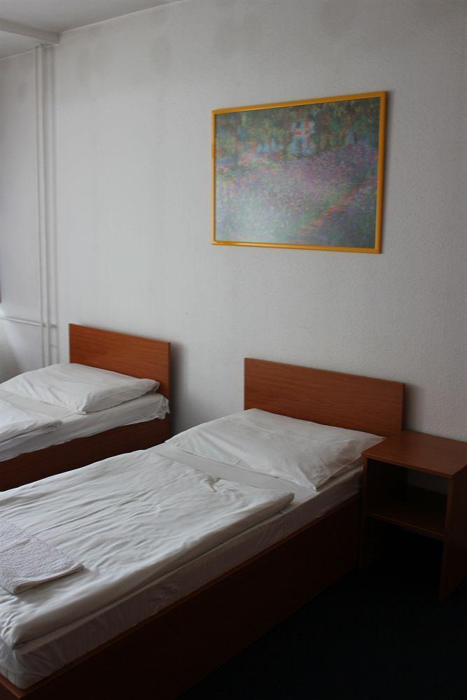 Romai Hotel Boedapest Buitenkant foto