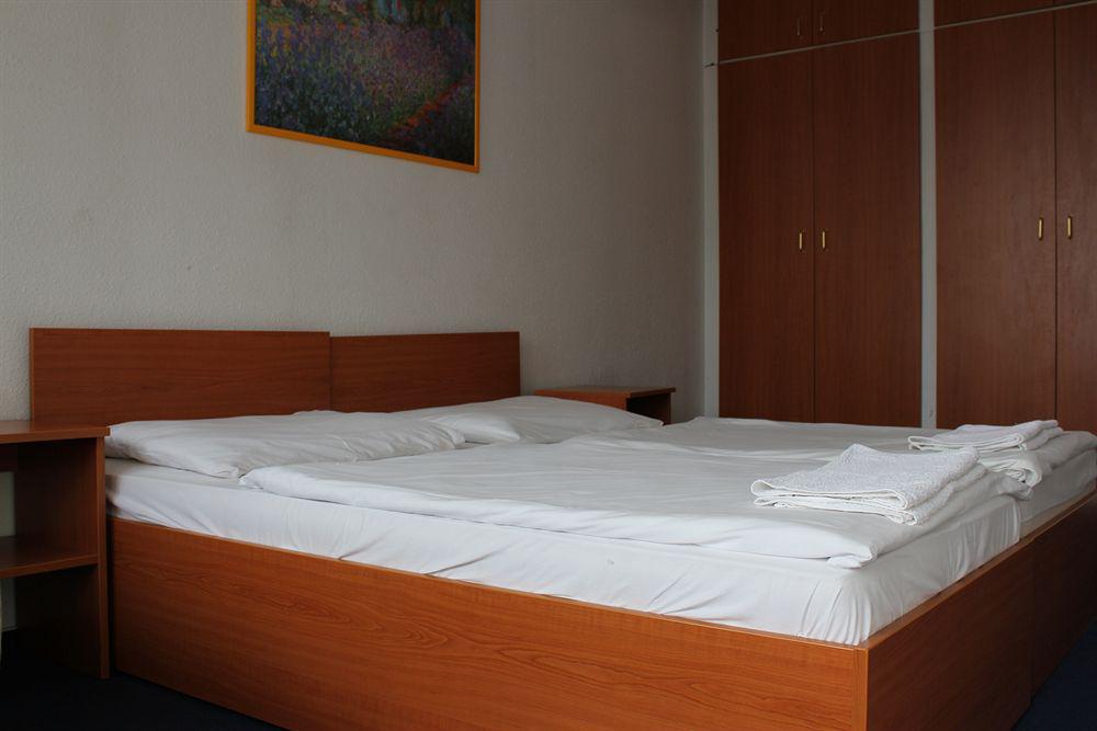 Romai Hotel Boedapest Buitenkant foto